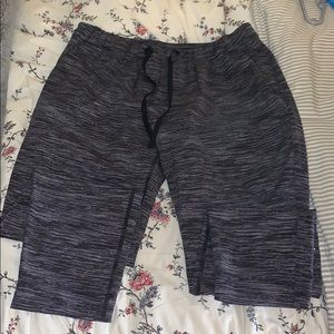 Grey and white lululemon capris